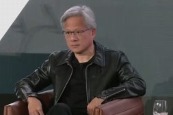 NVIDIA英伟达CEO黄仁勋解释为什么自己一直穿皮衣